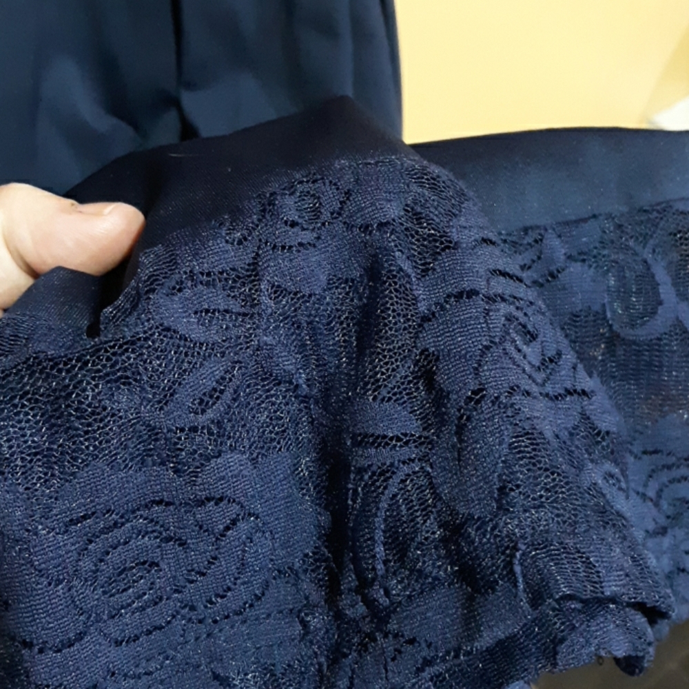 Beautiful blue dress with lace - Picture 2 of 5